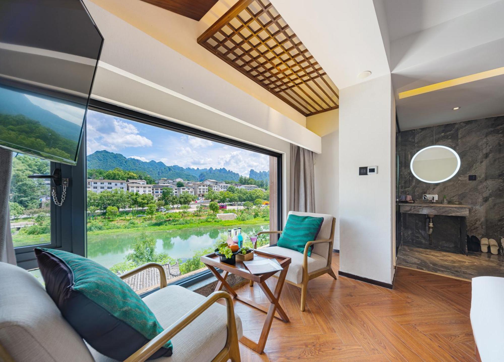 張家界武陵源北岸輕奢客棧 森林公園店 Hotel Zhangjiajie Exterior foto