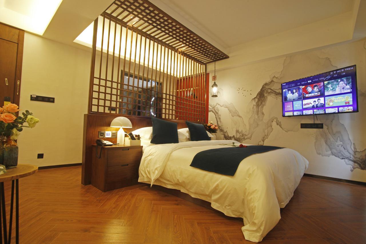 張家界武陵源北岸輕奢客棧 森林公園店 Hotel Zhangjiajie Exterior foto