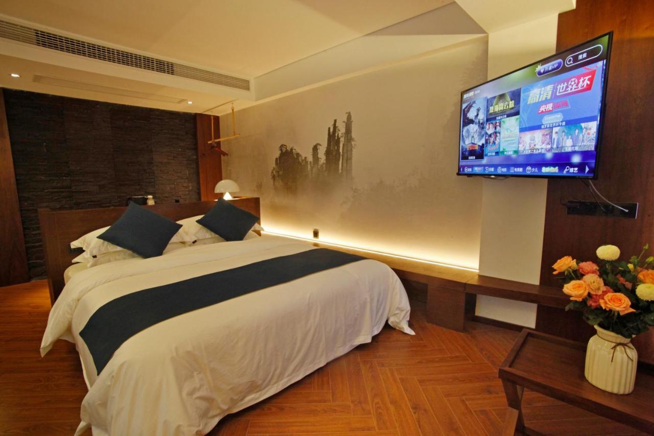 張家界武陵源北岸輕奢客棧 森林公園店 Hotel Zhangjiajie Exterior foto