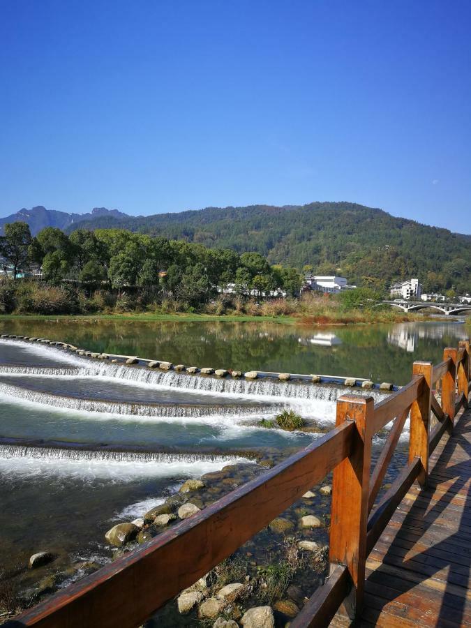 張家界武陵源北岸輕奢客棧 森林公園店 Hotel Zhangjiajie Exterior foto