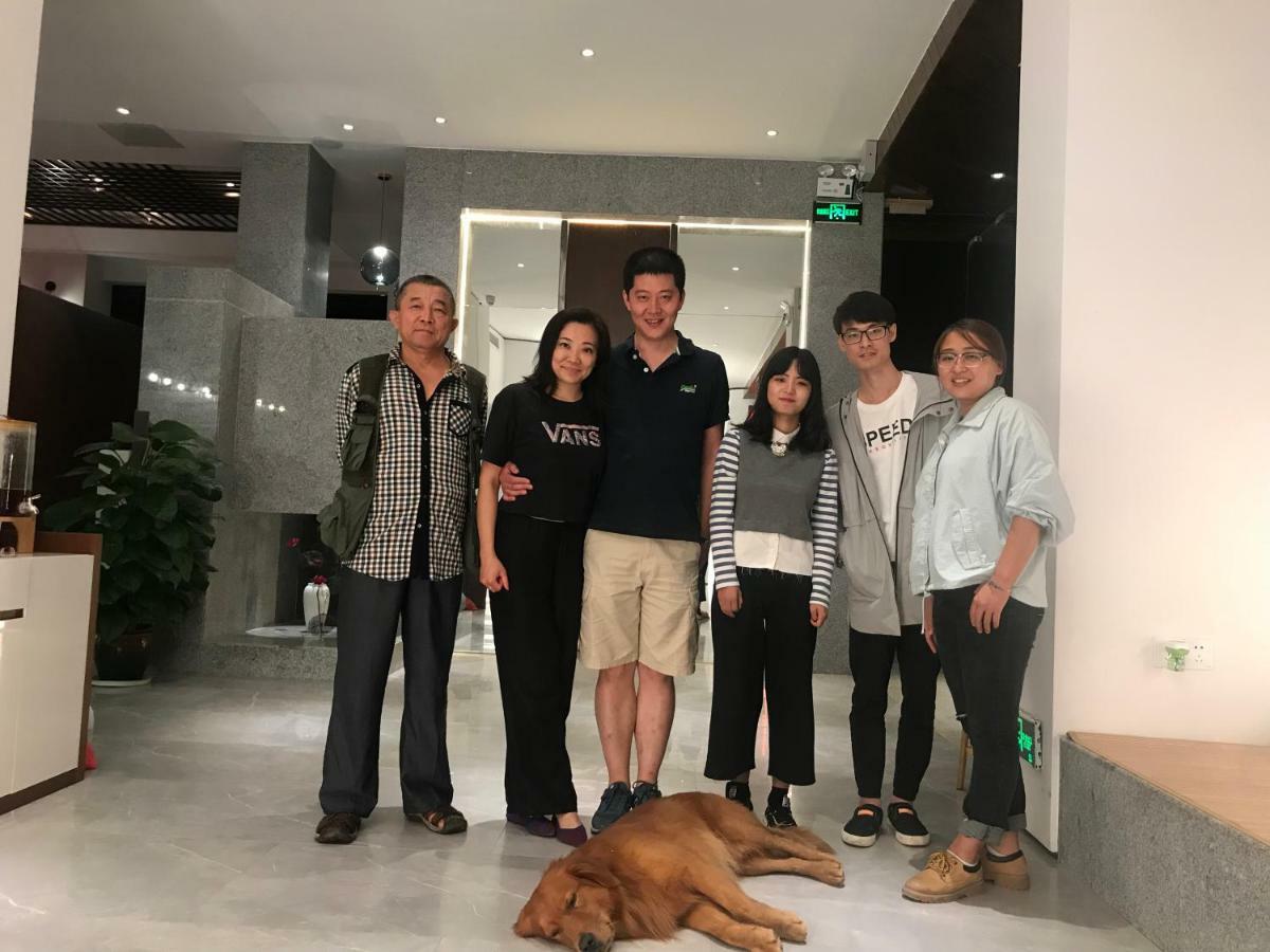 張家界武陵源北岸輕奢客棧 森林公園店 Hotel Zhangjiajie Exterior foto