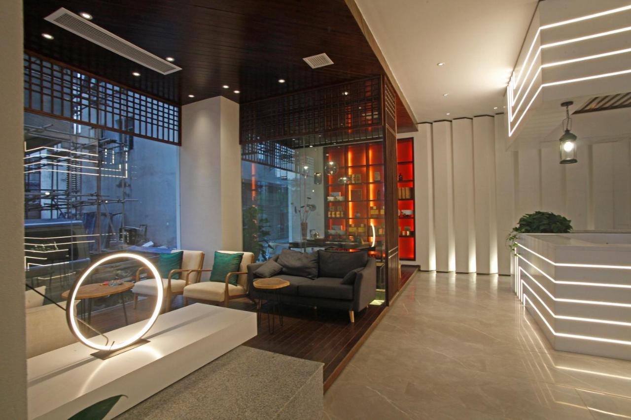 張家界武陵源北岸輕奢客棧 森林公園店 Hotel Zhangjiajie Exterior foto